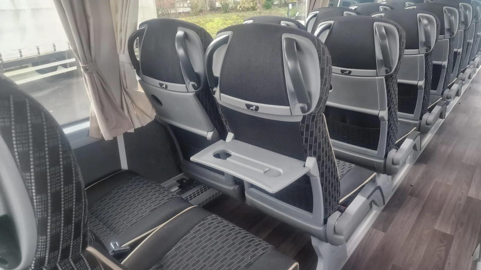 Bus 63 Pax - Photo 1